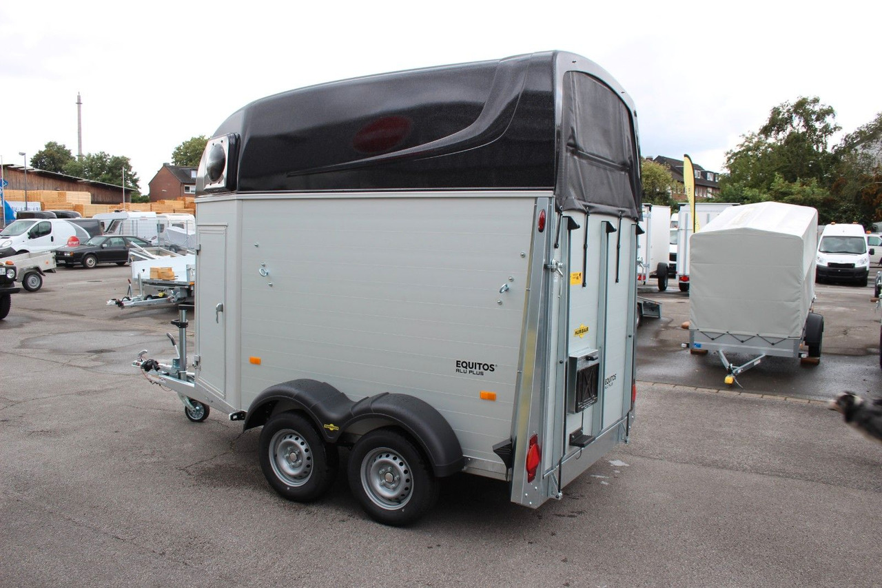 Humbaur Equitos Alu Plus 2400 Pferdeanhänger Sattelkamme - Prikolica za prijevoz stoke: slika Humbaur Equitos Alu Plus 2400 Pferdeanhänger Sattelkamme - Prikolica za prijevoz stoke Humbaur Equitos Alu Plus 2400 Pferdeanhänger Sattelkamme - Prikolica za prijevoz stoke: slika Humbaur Equitos Alu Plus 2400 Pferdeanhänger Sattelkamme - Prikolica za prijevoz stoke