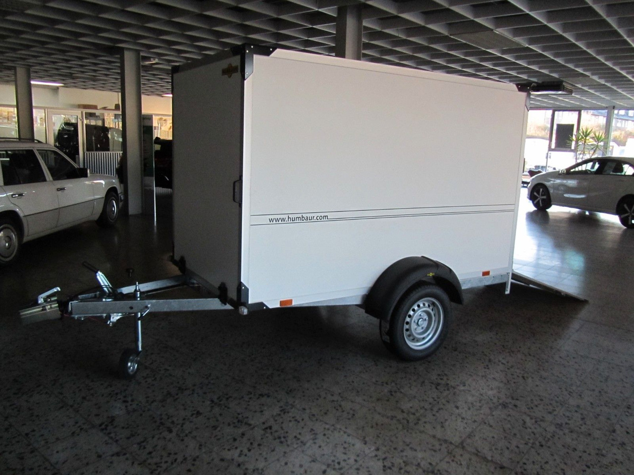 Humbaur HK 132513-15P Überfahrwand Kofferanhänger Flex - Prikolica sa zatvorenim sandukom: slika Humbaur HK 132513-15P Überfahrwand Kofferanhänger Flex - Prikolica sa zatvorenim sandukom Humbaur HK 132513-15P Überfahrwand Kofferanhänger Flex - Prikolica sa zatvorenim sandukom: slika Humbaur HK 132513-15P Überfahrwand Kofferanhänger Flex - Prikolica sa zatvorenim sandukom