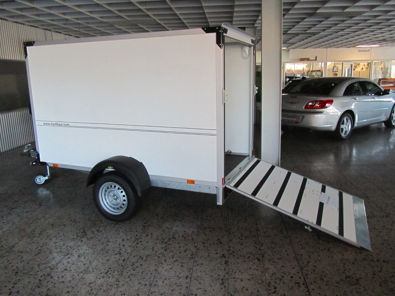 Humbaur HK 132513-15P Überfahrwand Kofferanhänger Flex - Prikolica sa zatvorenim sandukom: slika Humbaur HK 132513-15P Überfahrwand Kofferanhänger Flex - Prikolica sa zatvorenim sandukom Humbaur HK 132513-15P Überfahrwand Kofferanhänger Flex - Prikolica sa zatvorenim sandukom: slika Humbaur HK 132513-15P Überfahrwand Kofferanhänger Flex - Prikolica sa zatvorenim sandukom