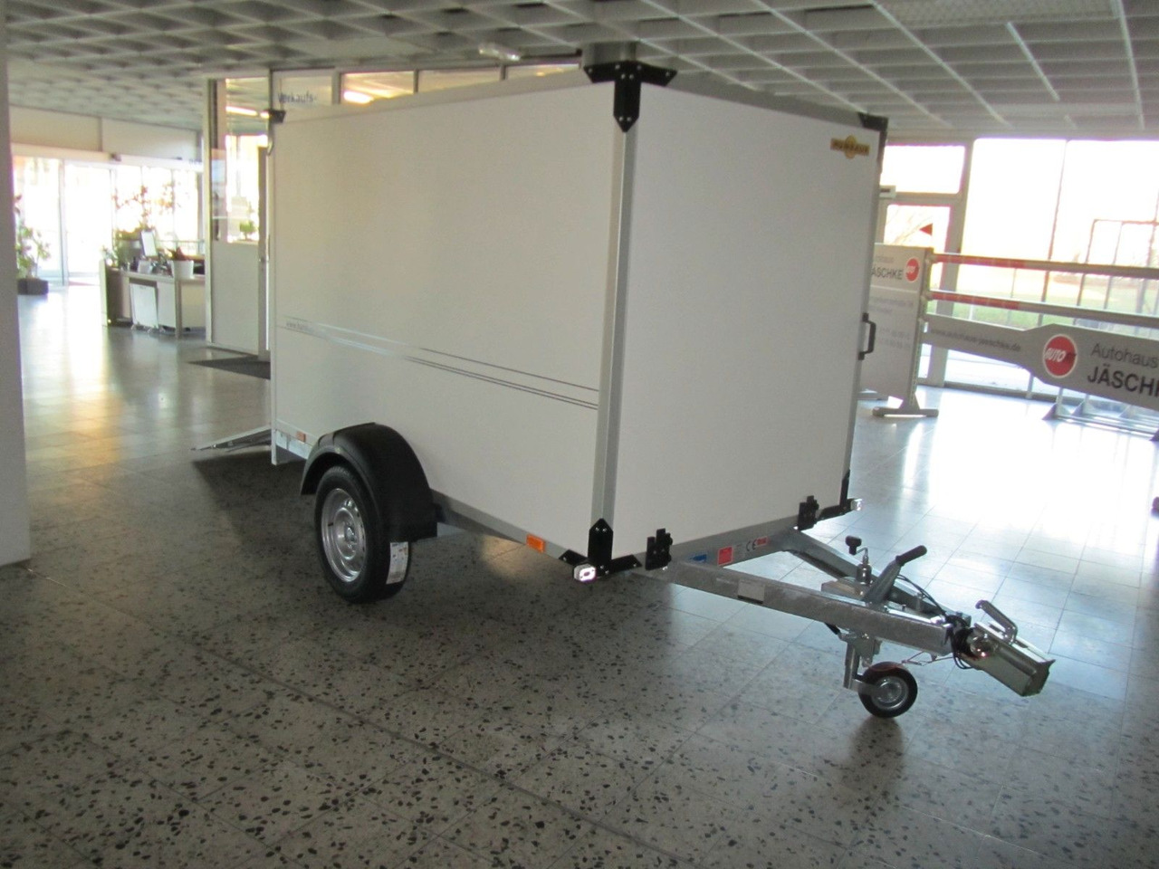 Humbaur HK 132513-15P Überfahrwand Kofferanhänger Flex - Prikolica sa zatvorenim sandukom: slika Humbaur HK 132513-15P Überfahrwand Kofferanhänger Flex - Prikolica sa zatvorenim sandukom Humbaur HK 132513-15P Überfahrwand Kofferanhänger Flex - Prikolica sa zatvorenim sandukom: slika Humbaur HK 132513-15P Überfahrwand Kofferanhänger Flex - Prikolica sa zatvorenim sandukom