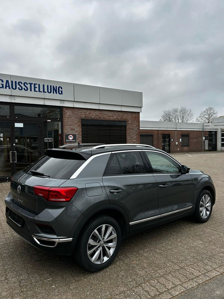 Volkswagen T-Roc Style - SUV: slika Volkswagen T-Roc Style - SUV Volkswagen T-Roc Style - SUV: slika Volkswagen T-Roc Style - SUV