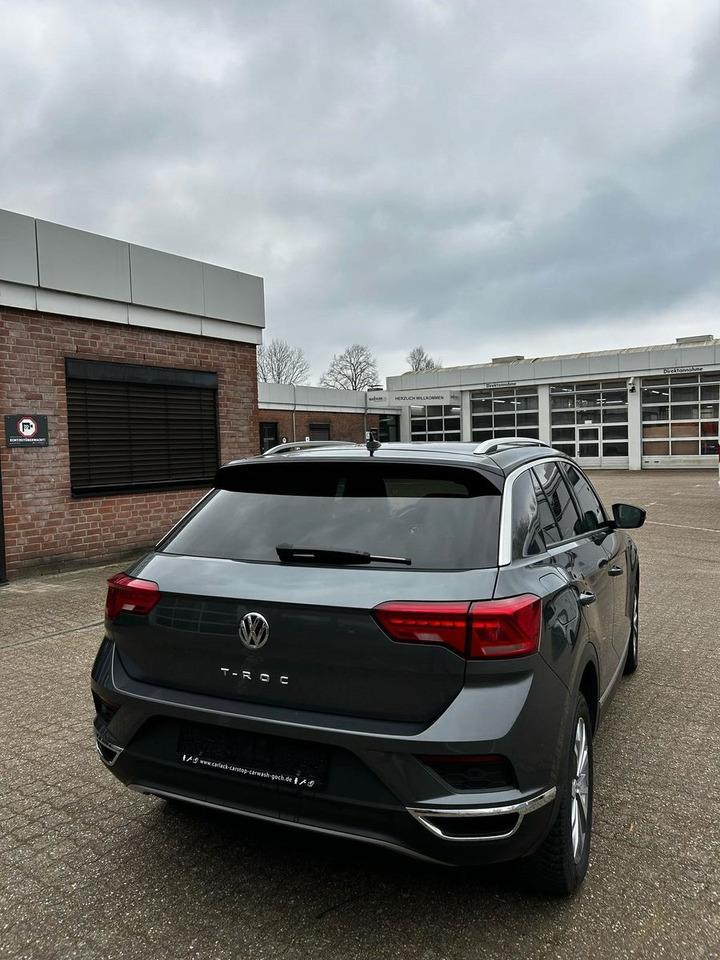 Volkswagen T-Roc Style - SUV: slika Volkswagen T-Roc Style - SUV Volkswagen T-Roc Style - SUV: slika Volkswagen T-Roc Style - SUV