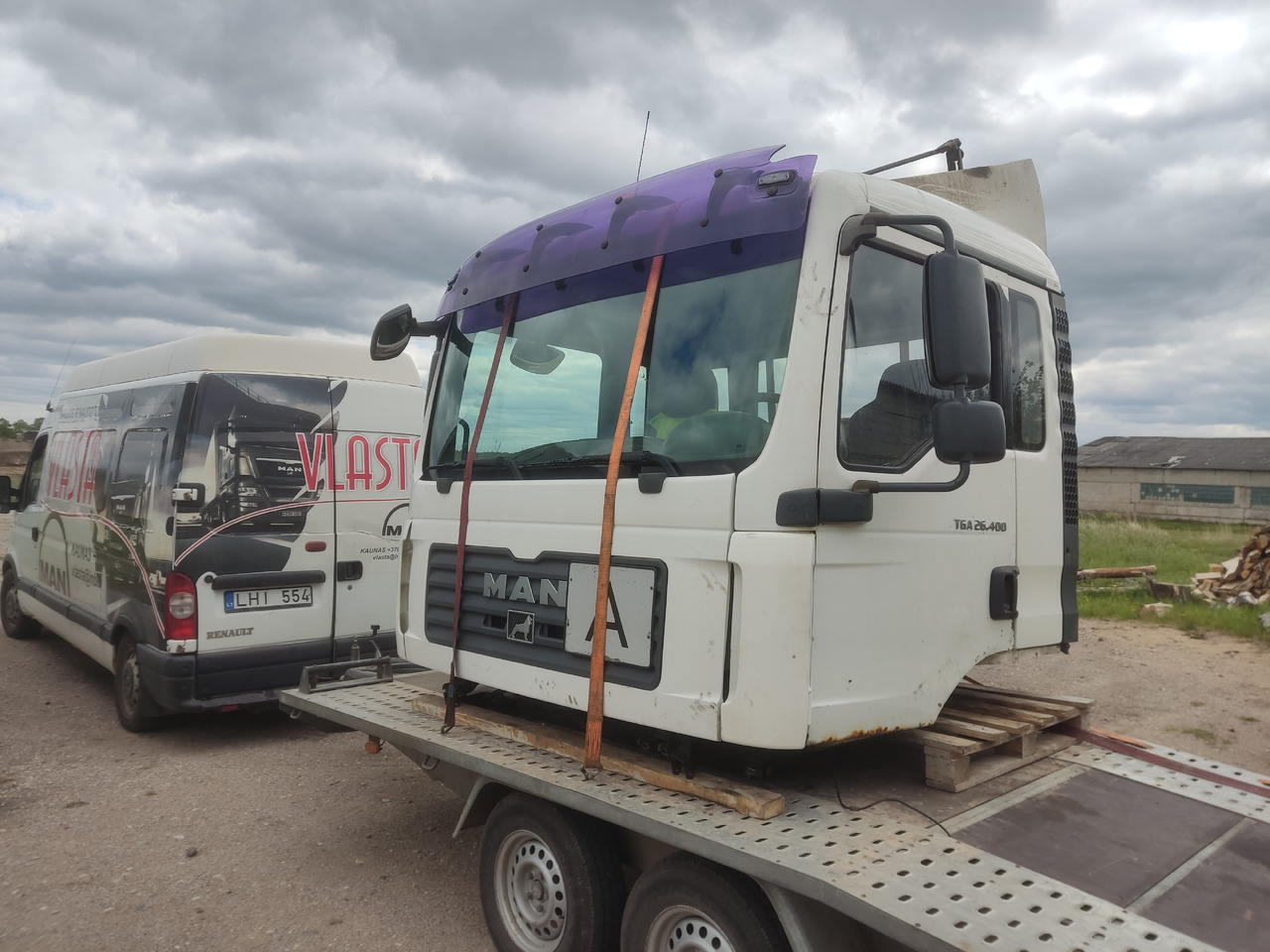 MAN cab F99/L17 - Kabina: slika MAN cab F99/L17 - Kabina MAN cab F99/L17 - Kabina: slika MAN cab F99/L17 - Kabina