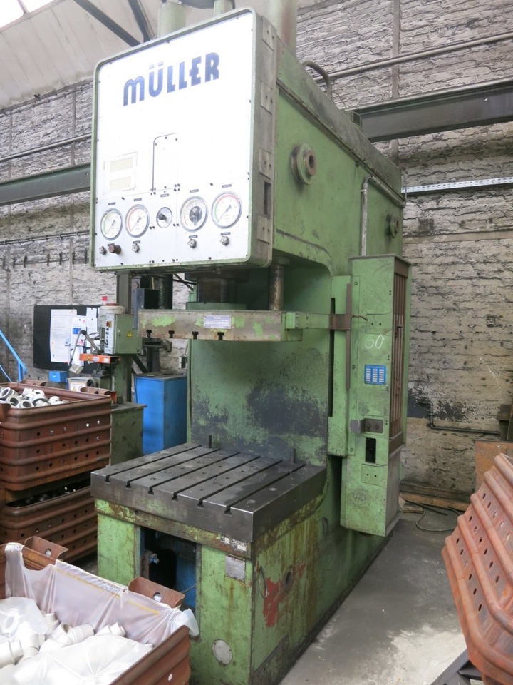 MÜLLER-WEINGARTEN CAZ 100 5.1. - Stroj za obradu metala: slika MÜLLER-WEINGARTEN CAZ 100 5.1. - Stroj za obradu metala MÜLLER-WEINGARTEN CAZ 100 5.1. - Stroj za obradu metala: slika MÜLLER-WEINGARTEN CAZ 100 5.1. - Stroj za obradu metala