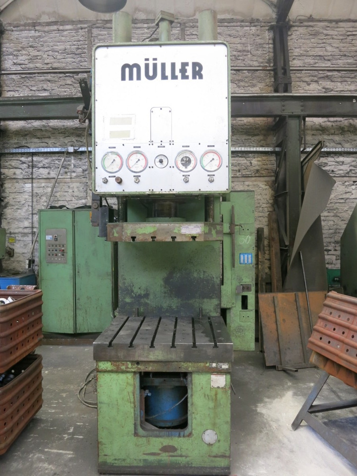 MÜLLER-WEINGARTEN CAZ 100 5.1. - Stroj za obradu metala: slika MÜLLER-WEINGARTEN CAZ 100 5.1. - Stroj za obradu metala MÜLLER-WEINGARTEN CAZ 100 5.1. - Stroj za obradu metala: slika MÜLLER-WEINGARTEN CAZ 100 5.1. - Stroj za obradu metala