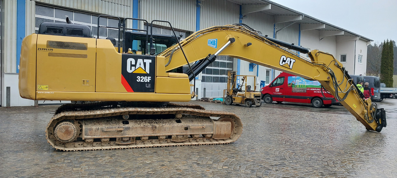 CATERPILLAR 326F - Bager gusjeničar: slika CATERPILLAR 326F - Bager gusjeničar CATERPILLAR 326F - Bager gusjeničar: slika CATERPILLAR 326F - Bager gusjeničar