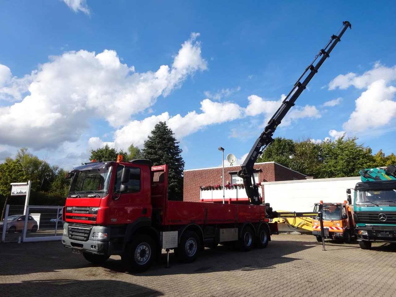 DAF 85.410 Pritsche + HIAB 322E6 Kran 8x4 - Kamion s kranom: slika DAF 85.410 Pritsche + HIAB 322E6 Kran 8x4 - Kamion s kranom DAF 85.410 Pritsche + HIAB 322E6 Kran 8x4 - Kamion s kranom: slika DAF 85.410 Pritsche + HIAB 322E6 Kran 8x4 - Kamion s kranom