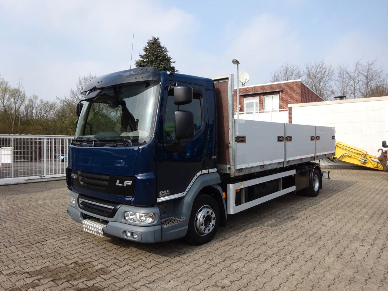 DAF LF 45.210 Kipper 4x2 - Kiper: slika DAF LF 45.210 Kipper 4x2 - Kiper DAF LF 45.210 Kipper 4x2 - Kiper: slika DAF LF 45.210 Kipper 4x2 - Kiper