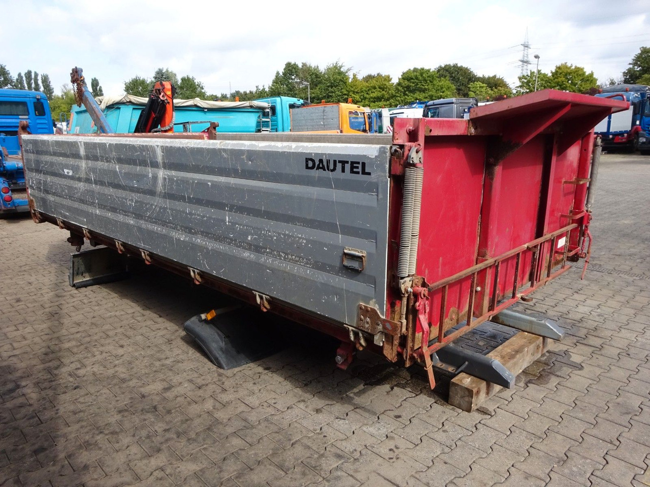 DAUTEL 3Seiten-Kippaufbau - Kiper: slika  DAUTEL 3Seiten-Kippaufbau - Kiper DAUTEL 3Seiten-Kippaufbau - Kiper: slika  DAUTEL 3Seiten-Kippaufbau - Kiper
