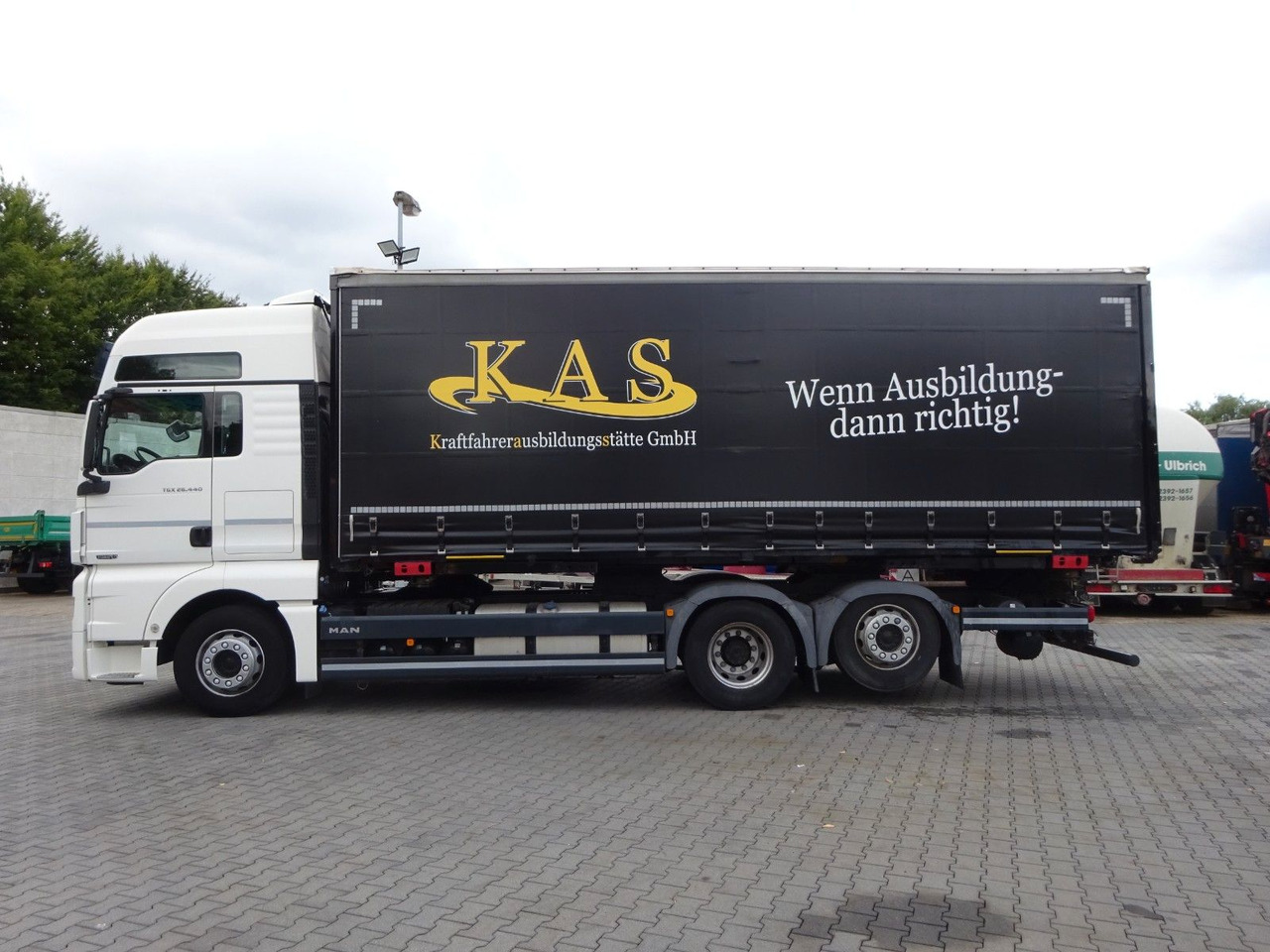 MAN 26.440 TGX BDF Wechselsystem 6x2 - Transporter kontejnera/ Kamion s izmjenjivim sanducima: slika MAN 26.440 TGX BDF Wechselsystem 6x2 - Transporter kontejnera/ Kamion s izmjenjivim sanducima MAN 26.440 TGX BDF Wechselsystem 6x2 - Transporter kontejnera/ Kamion s izmjenjivim sanducima: slika MAN 26.440 TGX BDF Wechselsystem 6x2 - Transporter kontejnera/ Kamion s izmjenjivim sanducima