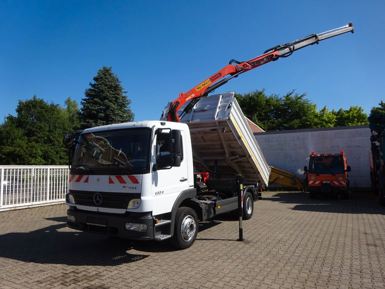 Mercedes-Benz 1224 Atego MEILLER 3Skipper + PK 8500 Kran - Kiper, Kamion s kranom: slika Mercedes-Benz 1224 Atego MEILLER 3Skipper + PK 8500 Kran - Kiper, Kamion s kranom Mercedes-Benz 1224 Atego MEILLER 3Skipper + PK 8500 Kran - Kiper, Kamion s kranom: slika Mercedes-Benz 1224 Atego MEILLER 3Skipper + PK 8500 Kran - Kiper, Kamion s kranom