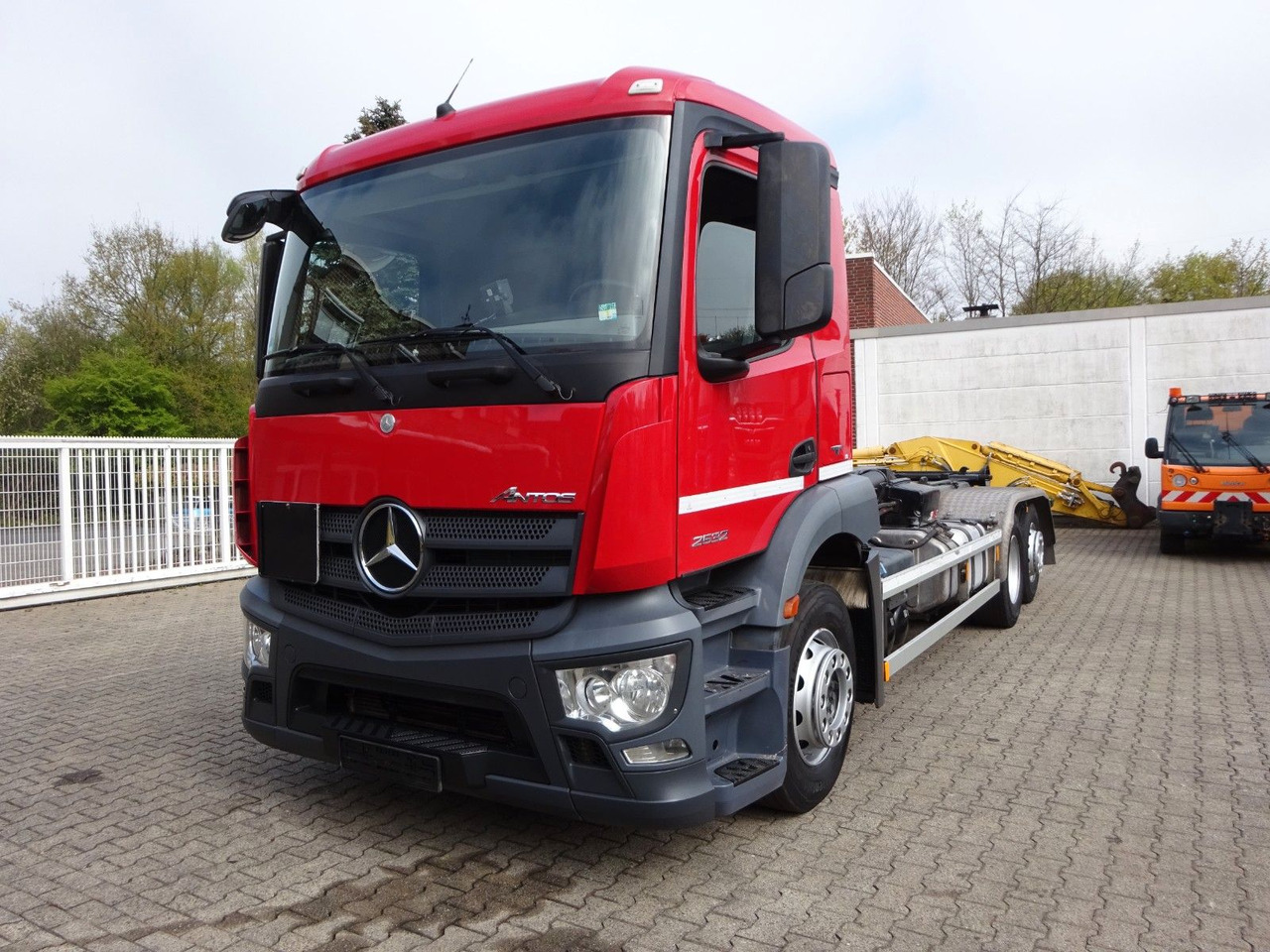 Mercedes-Benz 2532 Antos Multilift Abroller+Lift-Lenkachse6x2 - Kamion s kukastom dizalicom: slika Mercedes-Benz 2532 Antos Multilift Abroller+Lift-Lenkachse6x2 - Kamion s kukastom dizalicom Mercedes-Benz 2532 Antos Multilift Abroller+Lift-Lenkachse6x2 - Kamion s kukastom dizalicom: slika Mercedes-Benz 2532 Antos Multilift Abroller+Lift-Lenkachse6x2 - Kamion s kukastom dizalicom