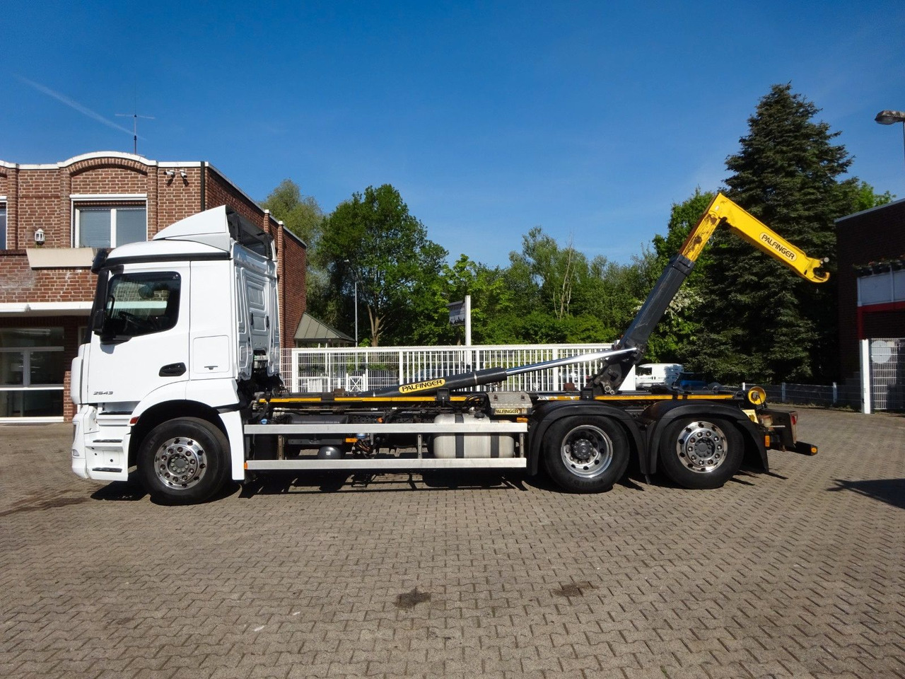 Mercedes-Benz 2543 Antos PALFINGER Abroller - Kamion s kukastom dizalicom: slika Mercedes-Benz 2543 Antos PALFINGER Abroller - Kamion s kukastom dizalicom Mercedes-Benz 2543 Antos PALFINGER Abroller - Kamion s kukastom dizalicom: slika Mercedes-Benz 2543 Antos PALFINGER Abroller - Kamion s kukastom dizalicom