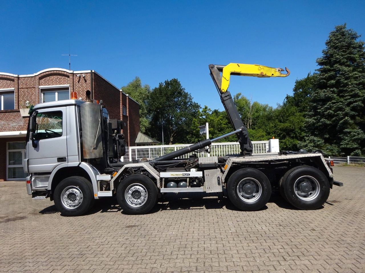 Mercedes-Benz 3244 Actros PALFINGER Abroller 8x4 - Kamion s kukastom dizalicom: slika Mercedes-Benz 3244 Actros PALFINGER Abroller 8x4 - Kamion s kukastom dizalicom Mercedes-Benz 3244 Actros PALFINGER Abroller 8x4 - Kamion s kukastom dizalicom: slika Mercedes-Benz 3244 Actros PALFINGER Abroller 8x4 - Kamion s kukastom dizalicom