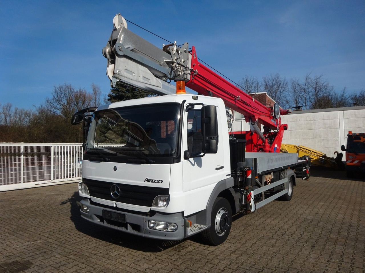 Mercedes-Benz 818 Atego + Böcker AK 32 Meter Dachdeckerkran - Kamion s kranom: slika Mercedes-Benz 818 Atego + Böcker AK 32 Meter Dachdeckerkran - Kamion s kranom Mercedes-Benz 818 Atego + Böcker AK 32 Meter Dachdeckerkran - Kamion s kranom: slika Mercedes-Benz 818 Atego + Böcker AK 32 Meter Dachdeckerkran - Kamion s kranom