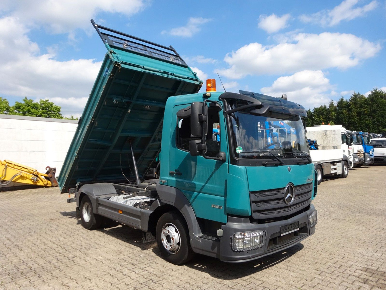 Mali kamion kiper Mercedes-Benz 823 Atego MEILLER 3Skipper 4x2: slika Mali kamion kiper Mercedes-Benz 823 Atego MEILLER 3Skipper 4x2