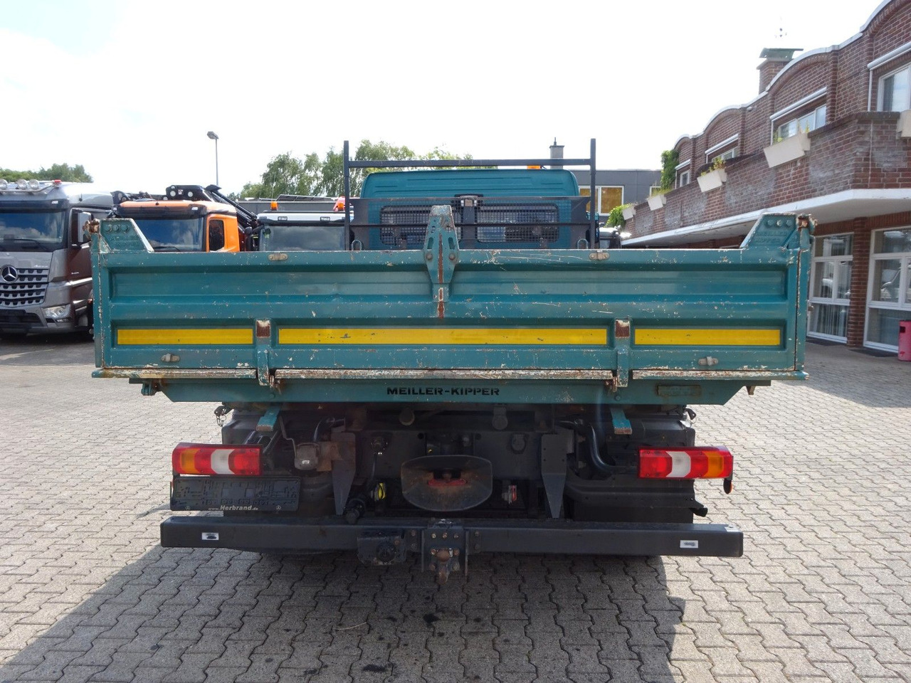 Mali kamion kiper Mercedes-Benz 823 Atego MEILLER 3Skipper 4x2: slika Mali kamion kiper Mercedes-Benz 823 Atego MEILLER 3Skipper 4x2