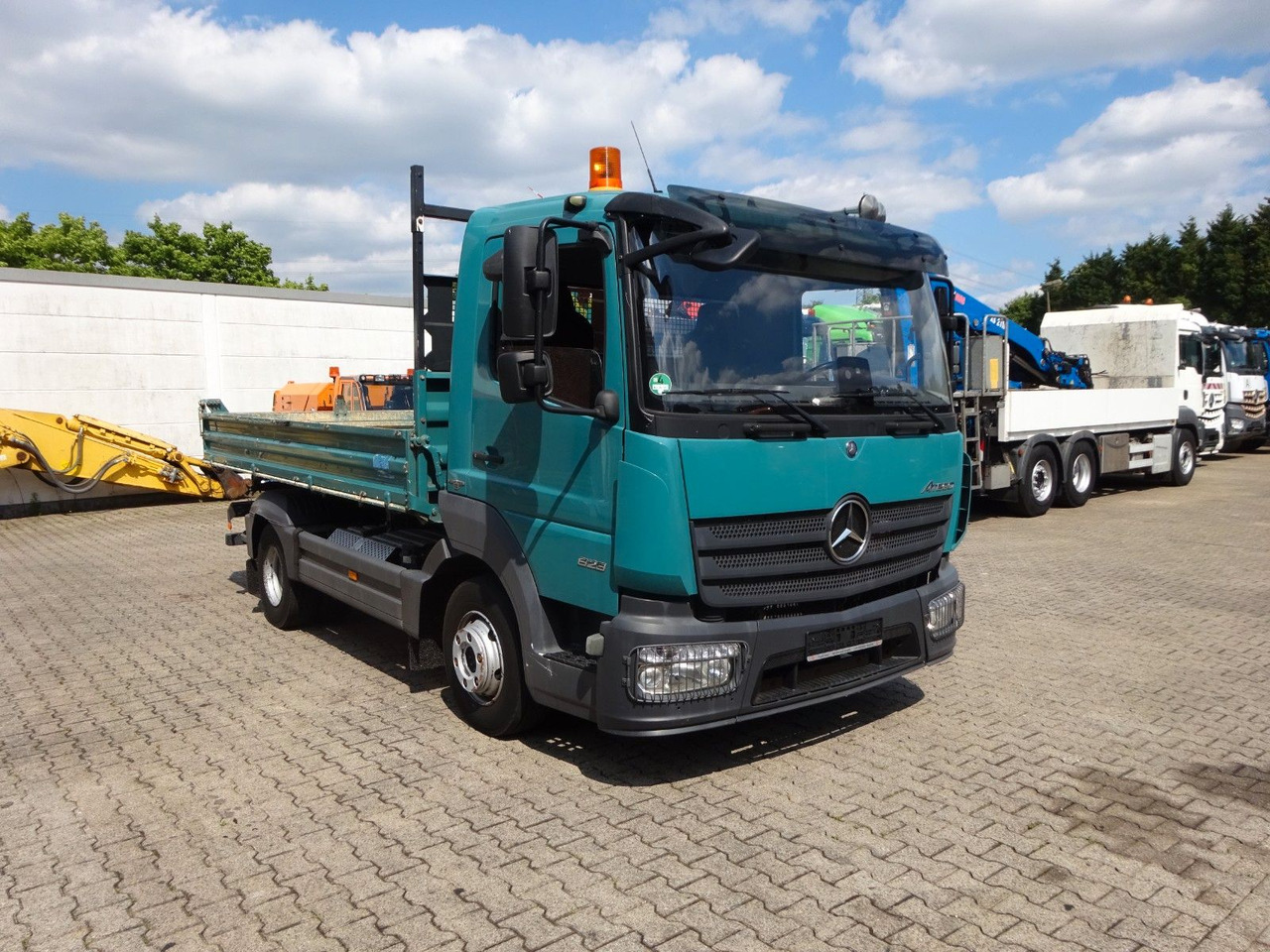 Mali kamion kiper Mercedes-Benz 823 Atego MEILLER 3Skipper 4x2: slika Mali kamion kiper Mercedes-Benz 823 Atego MEILLER 3Skipper 4x2