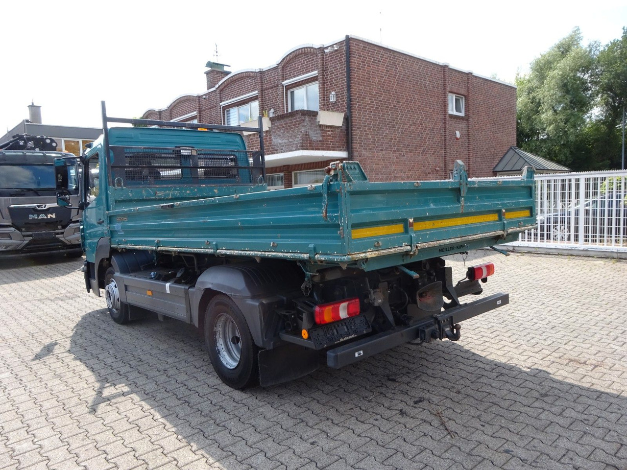 Mali kamion kiper Mercedes-Benz 823 Atego MEILLER 3Skipper 4x2: slika Mali kamion kiper Mercedes-Benz 823 Atego MEILLER 3Skipper 4x2
