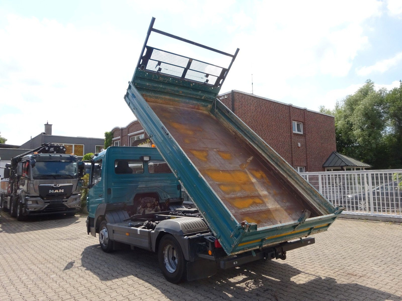 Mali kamion kiper Mercedes-Benz 823 Atego MEILLER 3Skipper 4x2: slika Mali kamion kiper Mercedes-Benz 823 Atego MEILLER 3Skipper 4x2