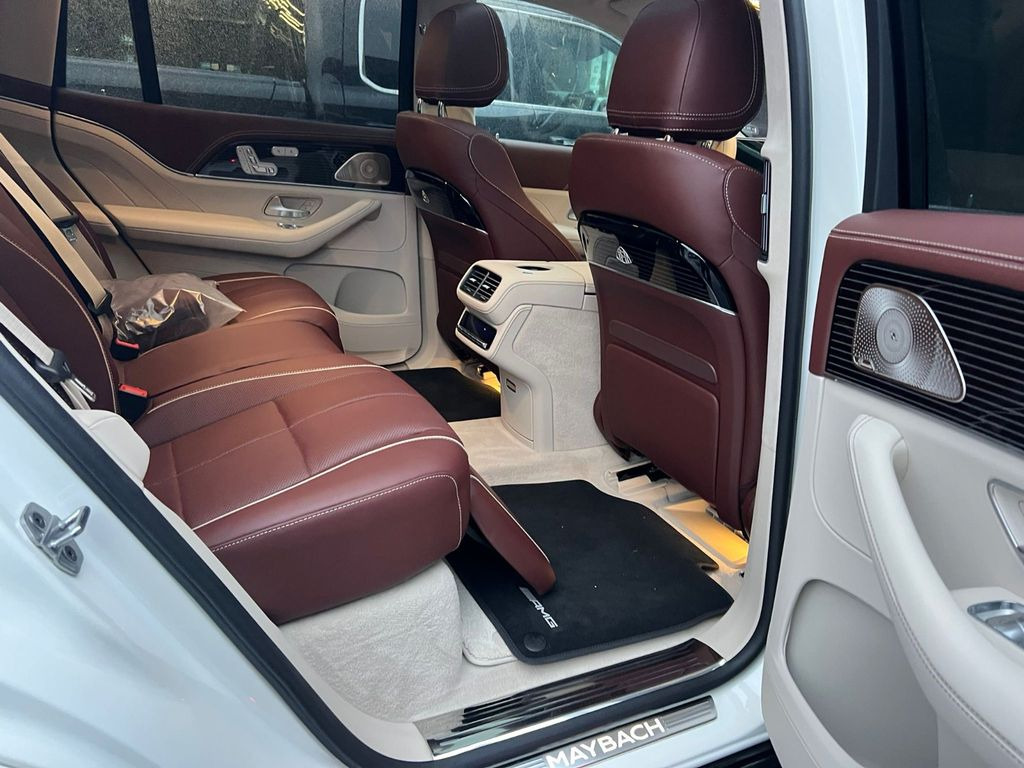Mercedes-Benz GLS 600 Maybach 4Matic | 23 ZOLL | BURMESTER - SUV: slika Mercedes-Benz GLS 600 Maybach 4Matic | 23 ZOLL | BURMESTER - SUV Mercedes-Benz GLS 600 Maybach 4Matic | 23 ZOLL | BURMESTER - SUV: slika Mercedes-Benz GLS 600 Maybach 4Matic | 23 ZOLL | BURMESTER - SUV