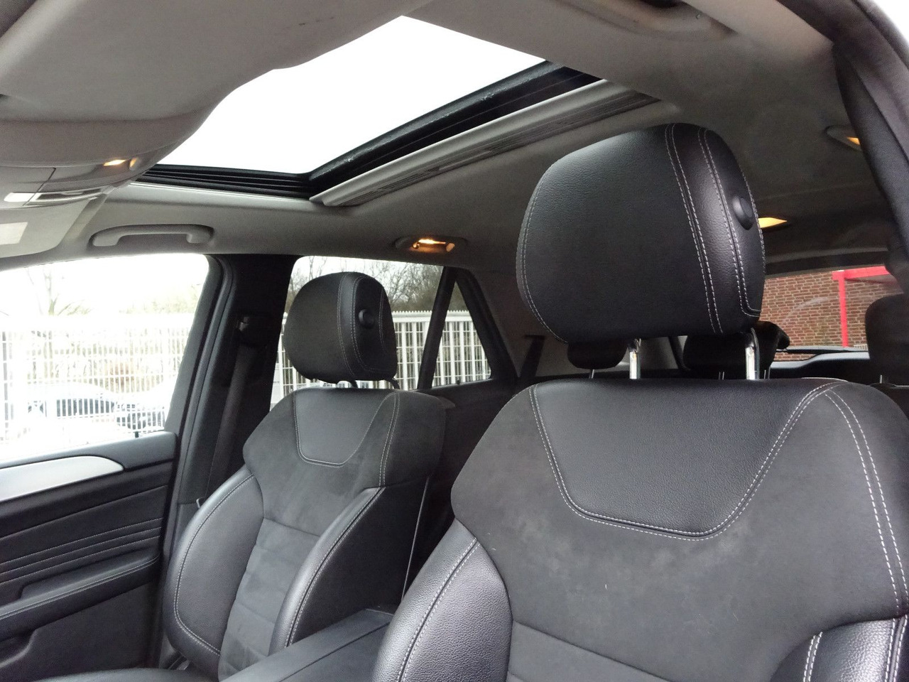 SUV Mercedes-Benz ML 350 CDI BlueTec Mercedes-Benz ML 350 CDI BlueTec.  AMG Paket: slika SUV Mercedes-Benz ML 350 CDI BlueTec Mercedes-Benz ML 350 CDI BlueTec.  AMG Paket