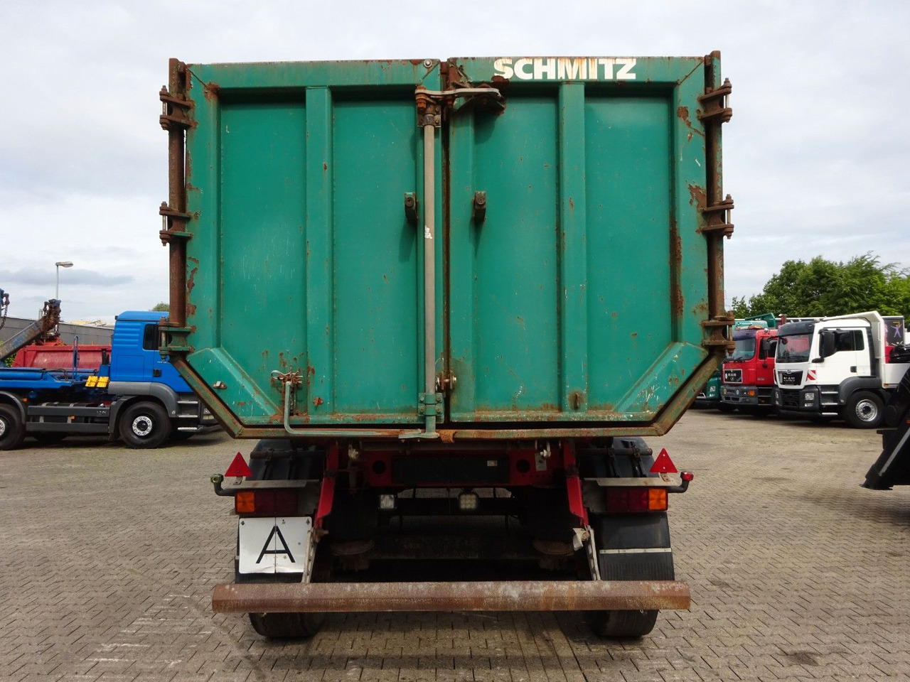 Schmitz Cargobull Kipp Auflieger Stahlmulde SKI 24 mit 3 Achsen - Kiper poluprikolica: slika Schmitz Cargobull Kipp Auflieger Stahlmulde SKI 24 mit 3 Achsen - Kiper poluprikolica Schmitz Cargobull Kipp Auflieger Stahlmulde SKI 24 mit 3 Achsen - Kiper poluprikolica: slika Schmitz Cargobull Kipp Auflieger Stahlmulde SKI 24 mit 3 Achsen - Kiper poluprikolica