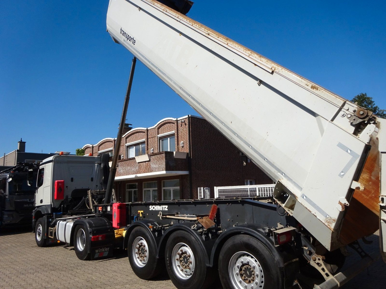 Schmitz Cargobull Kippauflieger mit 3 Achsen ca. 24 m³ 5x Bestand - Kiper poluprikolica: slika Schmitz Cargobull Kippauflieger mit 3 Achsen ca. 24 m³ 5x Bestand - Kiper poluprikolica Schmitz Cargobull Kippauflieger mit 3 Achsen ca. 24 m³ 5x Bestand - Kiper poluprikolica: slika Schmitz Cargobull Kippauflieger mit 3 Achsen ca. 24 m³ 5x Bestand - Kiper poluprikolica