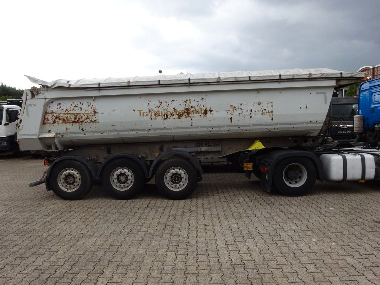 Schmitz Cargobull SKI 24 SL 7.2 Kipp Auflieger Mulde mit 3 Achsen - Kiper poluprikolica: slika Schmitz Cargobull SKI 24 SL 7.2 Kipp Auflieger Mulde mit 3 Achsen - Kiper poluprikolica Schmitz Cargobull SKI 24 SL 7.2 Kipp Auflieger Mulde mit 3 Achsen - Kiper poluprikolica: slika Schmitz Cargobull SKI 24 SL 7.2 Kipp Auflieger Mulde mit 3 Achsen - Kiper poluprikolica