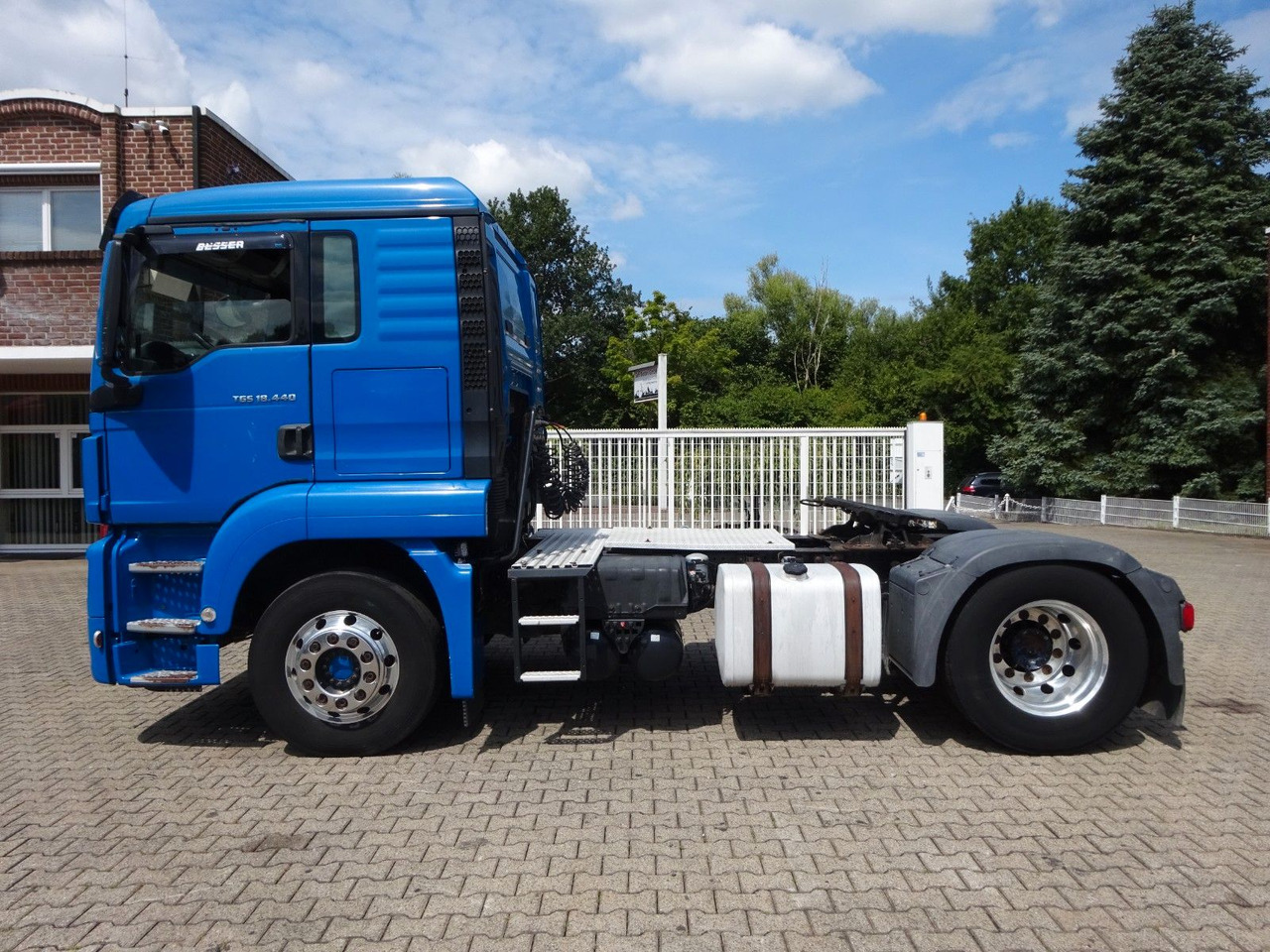 MAN 18.440 TGS SZM 4x2 - Tegljač: slika MAN 18.440 TGS SZM 4x2 - Tegljač MAN 18.440 TGS SZM 4x2 - Tegljač: slika MAN 18.440 TGS SZM 4x2 - Tegljač