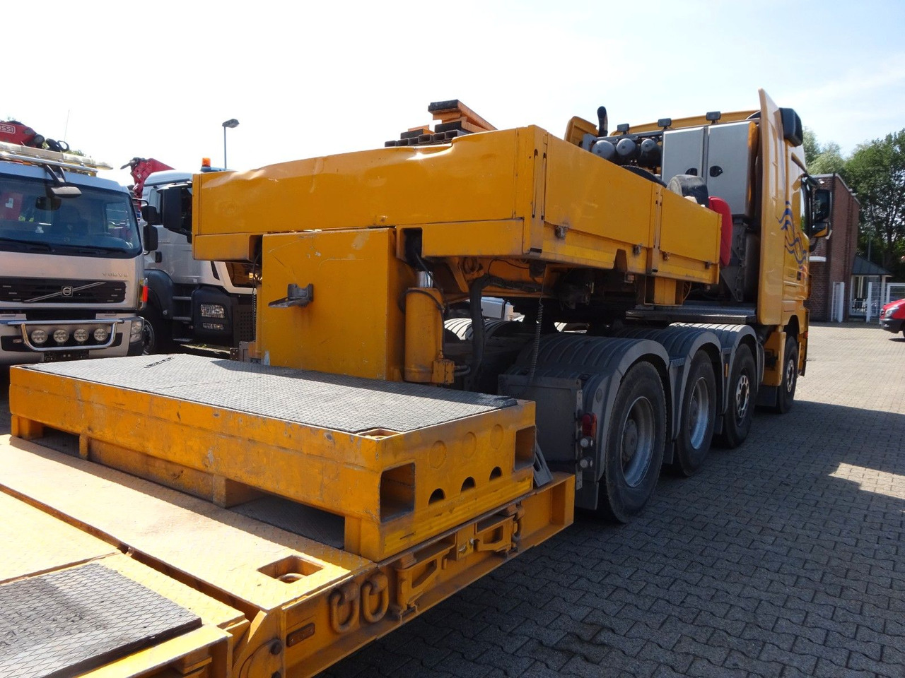 Tegljač Mercedes-Benz 4160 V8 Actros SZM Schwerlast 8x4: slika Tegljač Mercedes-Benz 4160 V8 Actros SZM Schwerlast 8x4