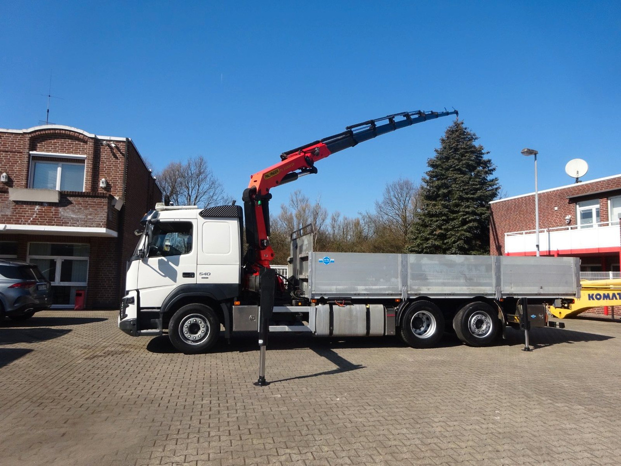 Volvo FMX 540 Pritsche + PK 33002 Kran 6x2 - Kamion s kranom: slika Volvo FMX 540 Pritsche + PK 33002 Kran 6x2 - Kamion s kranom Volvo FMX 540 Pritsche + PK 33002 Kran 6x2 - Kamion s kranom: slika Volvo FMX 540 Pritsche + PK 33002 Kran 6x2 - Kamion s kranom