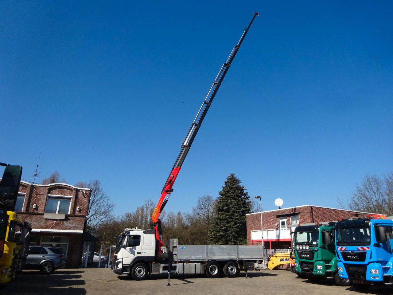Volvo FMX 540 Pritsche + PK 33002 Kran 6x2 - Kamion s kranom: slika Volvo FMX 540 Pritsche + PK 33002 Kran 6x2 - Kamion s kranom Volvo FMX 540 Pritsche + PK 33002 Kran 6x2 - Kamion s kranom: slika Volvo FMX 540 Pritsche + PK 33002 Kran 6x2 - Kamion s kranom