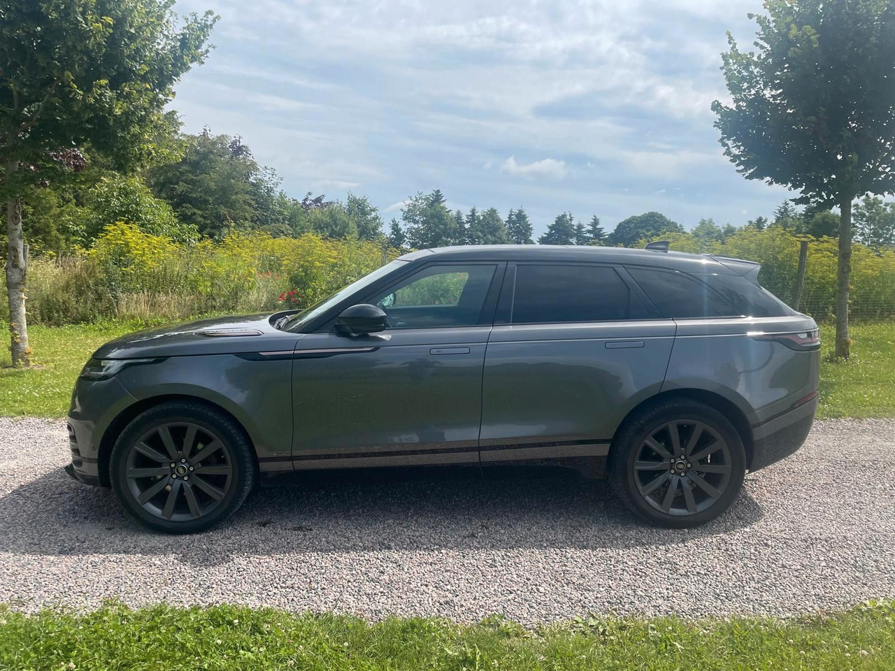 Land Rover Range Rover Velar R-Dynamic 3.0D 4WD Land Rover Velar R-Dynamic 3.0D 4WD *LKW zullasung: 2 sitze - SUV: slika Land Rover Range Rover Velar R-Dynamic 3.0D 4WD Land Rover Velar R-Dynamic 3.0D 4WD *LKW zullasung: 2 sitze - SUV Land Rover Range Rover Velar R-Dynamic 3.0D 4WD Land Rover Velar R-Dynamic 3.0D 4WD *LKW zullasung: 2 sitze - SUV: slika Land Rover Range Rover Velar R-Dynamic 3.0D 4WD Land Rover Velar R-Dynamic 3.0D 4WD *LKW zullasung: 2 sitze - SUV