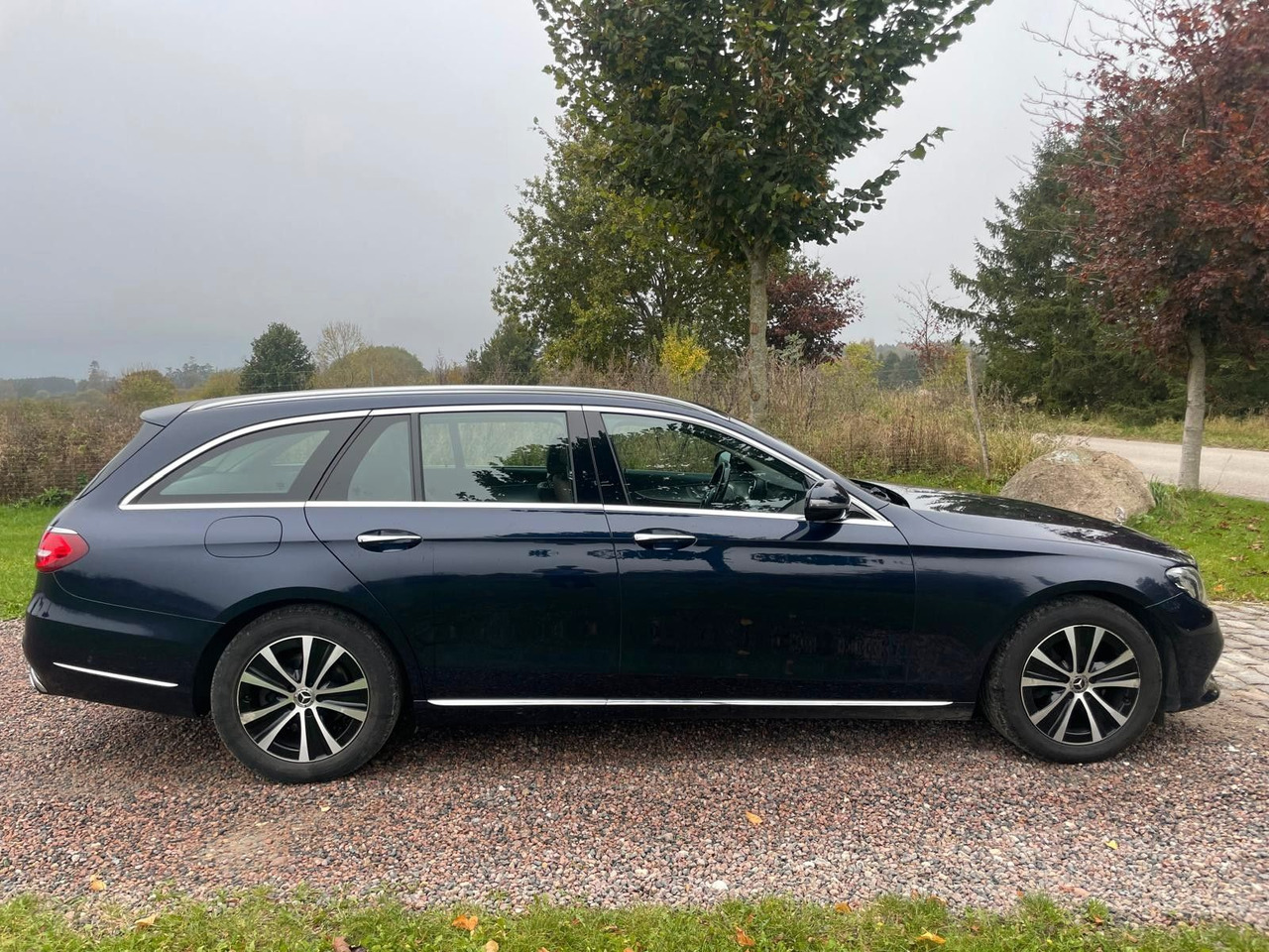 Mercedes-Benz E 220 T-Modell E 220 d *4Matic* - Karavan: slika  Mercedes-Benz E 220 T-Modell E 220 d *4Matic* - Karavan Mercedes-Benz E 220 T-Modell E 220 d *4Matic* - Karavan: slika  Mercedes-Benz E 220 T-Modell E 220 d *4Matic* - Karavan