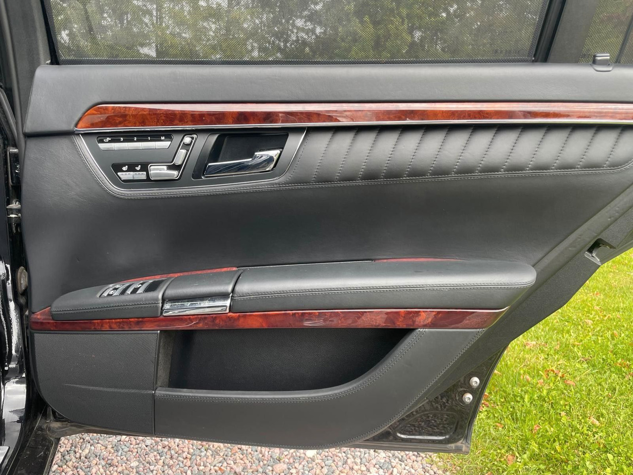 Karavan Mercedes-Benz S 600 S-Klasse Limousine: slika Karavan Mercedes-Benz S 600 S-Klasse Limousine