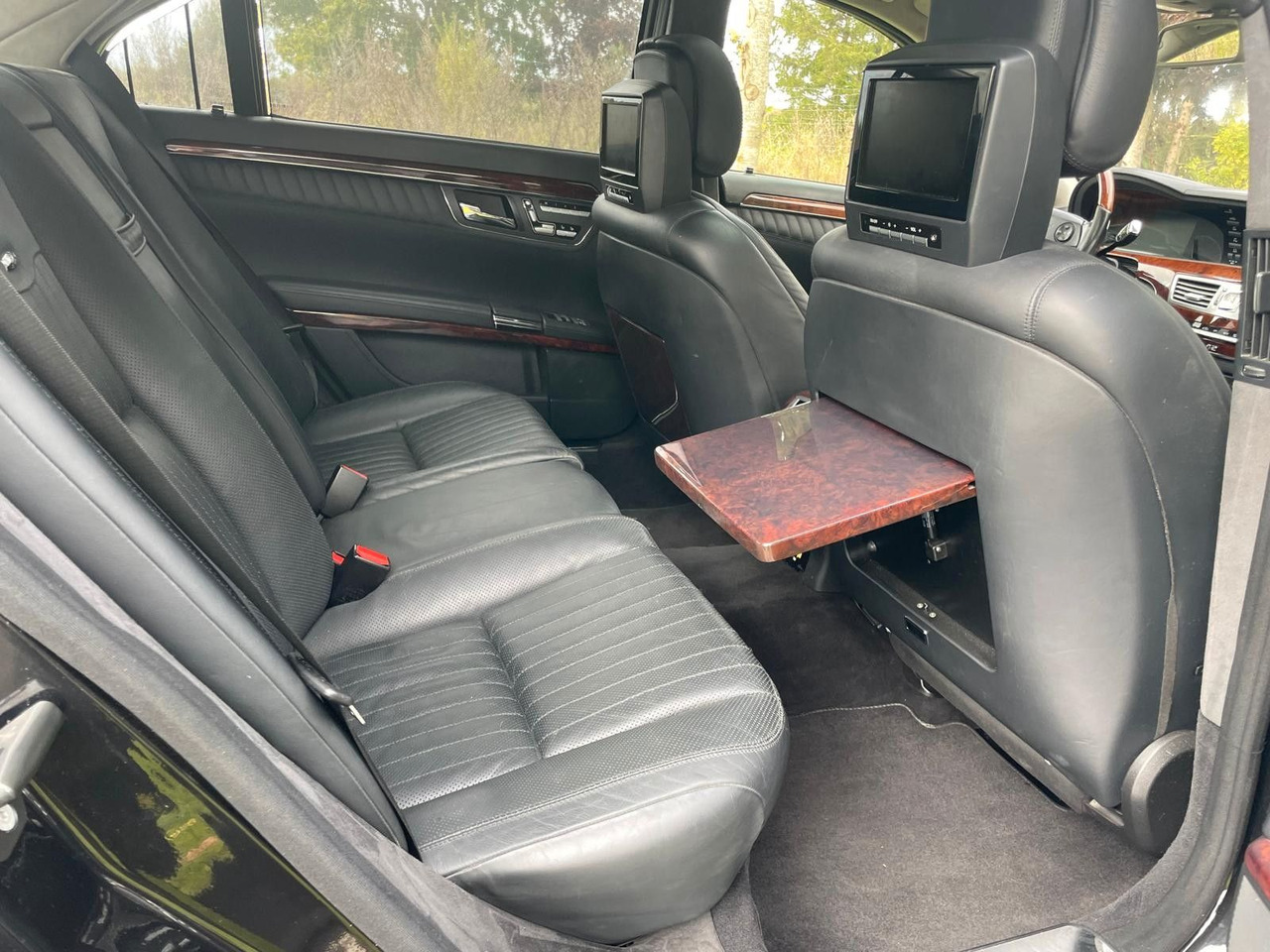 Karavan Mercedes-Benz S 600 S-Klasse Limousine: slika Karavan Mercedes-Benz S 600 S-Klasse Limousine