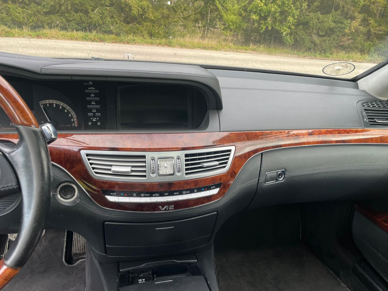 Karavan Mercedes-Benz S 600 S-Klasse Limousine: slika Karavan Mercedes-Benz S 600 S-Klasse Limousine