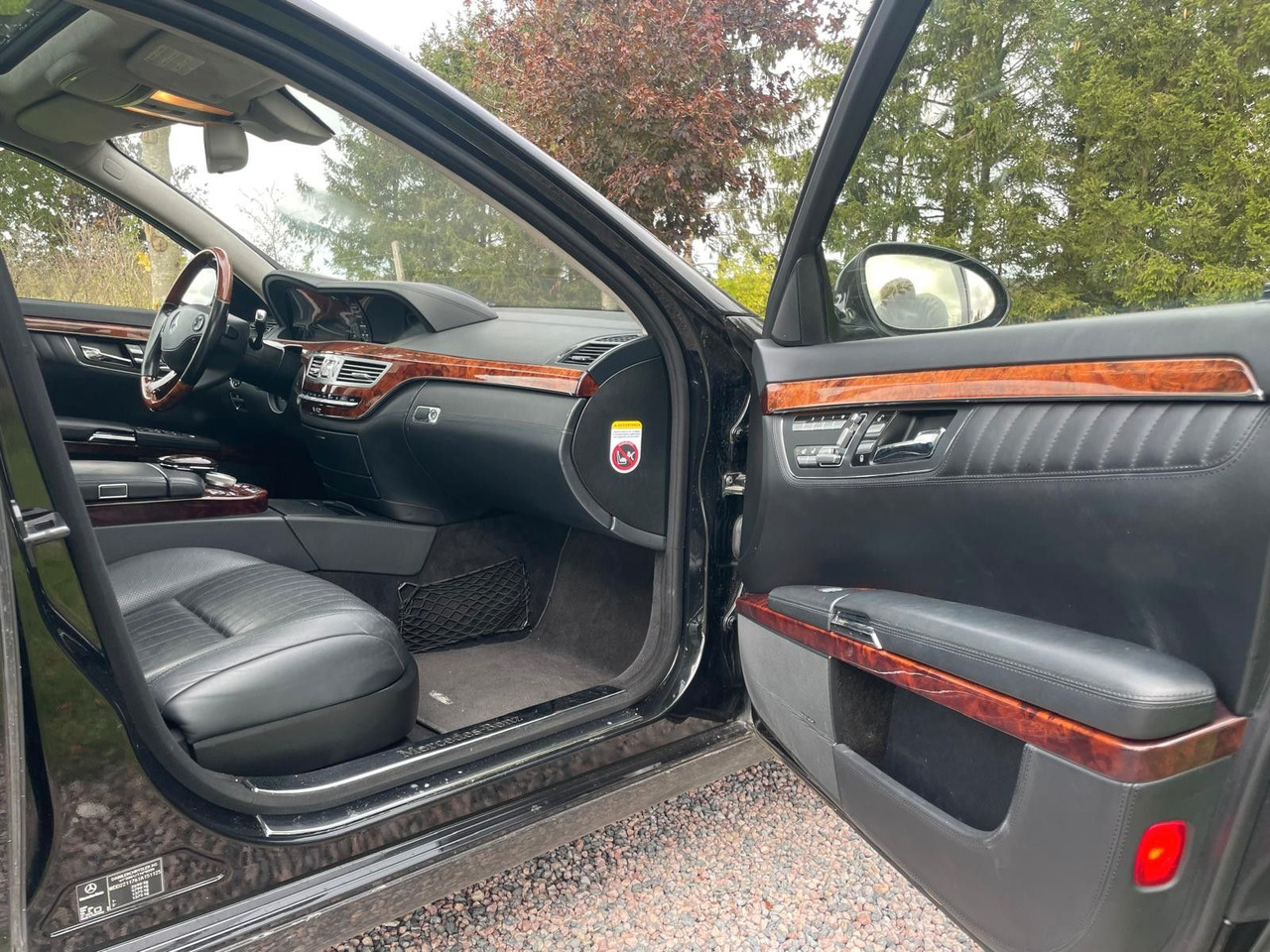 Karavan Mercedes-Benz S 600 S-Klasse Limousine: slika Karavan Mercedes-Benz S 600 S-Klasse Limousine