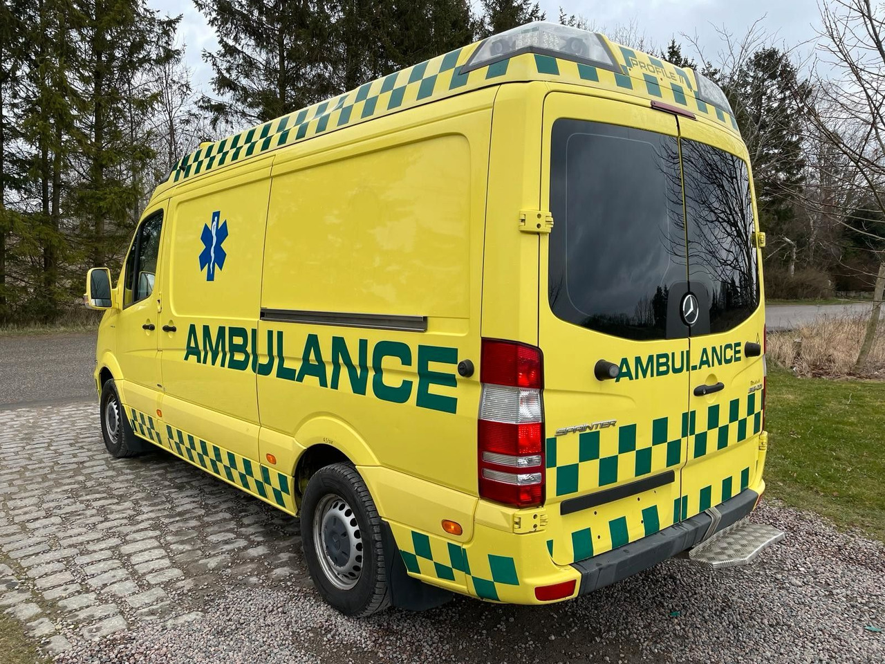 Mercedes-Benz Sprinter 316 CDI Aut *14 000 € netto - Vozilo hitne pomoći: slika Mercedes-Benz Sprinter 316 CDI Aut *14 000 € netto - Vozilo hitne pomoći Mercedes-Benz Sprinter 316 CDI Aut *14 000 € netto - Vozilo hitne pomoći: slika Mercedes-Benz Sprinter 316 CDI Aut *14 000 € netto - Vozilo hitne pomoći
