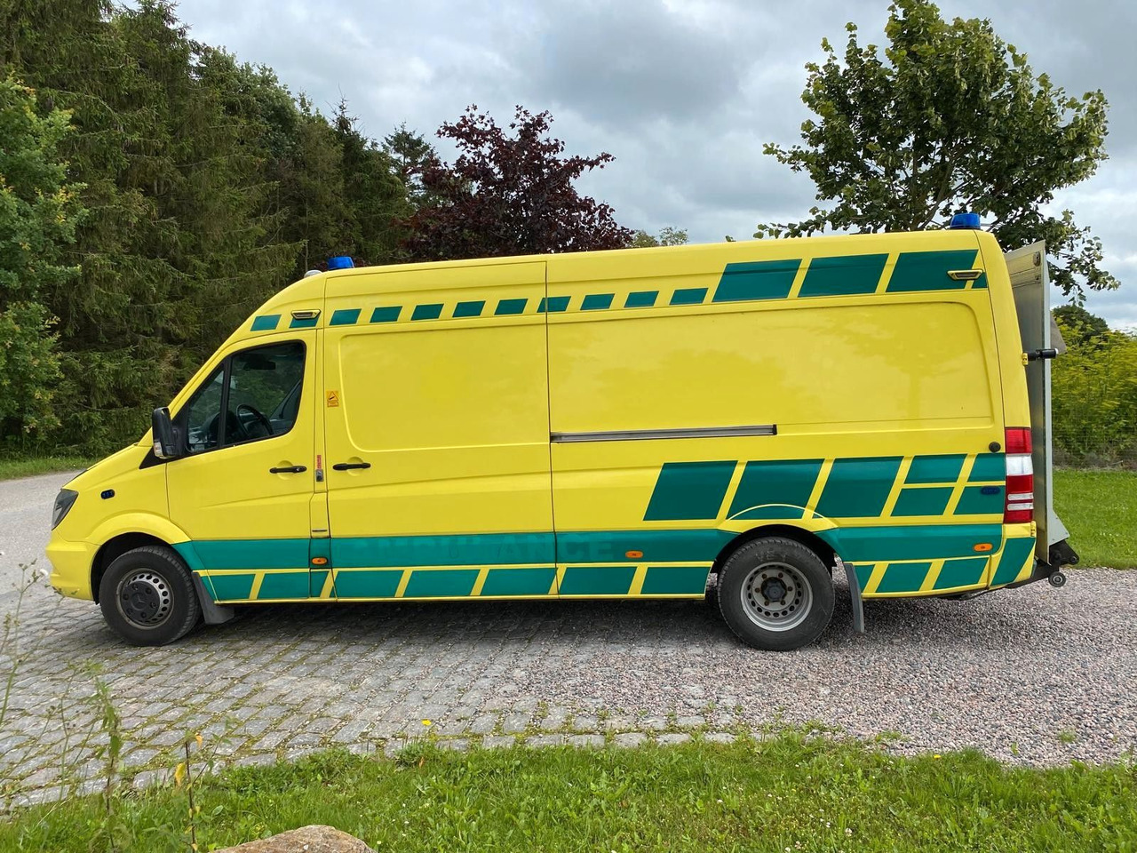 Mercedes-Benz Sprinter 519 CDI MAXI +Lift *20 000€ netto - Vozilo hitne pomoći: slika Mercedes-Benz Sprinter 519 CDI MAXI +Lift *20 000€ netto - Vozilo hitne pomoći Mercedes-Benz Sprinter 519 CDI MAXI +Lift *20 000€ netto - Vozilo hitne pomoći: slika Mercedes-Benz Sprinter 519 CDI MAXI +Lift *20 000€ netto - Vozilo hitne pomoći