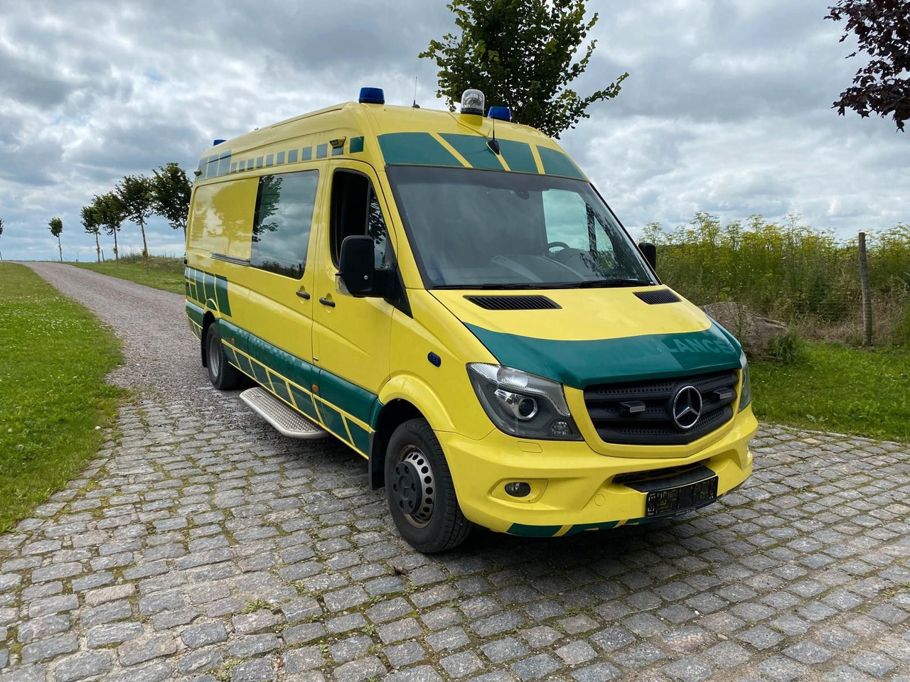 Mercedes-Benz Sprinter 519 CDI MAXI +Lift *20 000€ netto - Vozilo hitne pomoći: slika Mercedes-Benz Sprinter 519 CDI MAXI +Lift *20 000€ netto - Vozilo hitne pomoći Mercedes-Benz Sprinter 519 CDI MAXI +Lift *20 000€ netto - Vozilo hitne pomoći: slika Mercedes-Benz Sprinter 519 CDI MAXI +Lift *20 000€ netto - Vozilo hitne pomoći