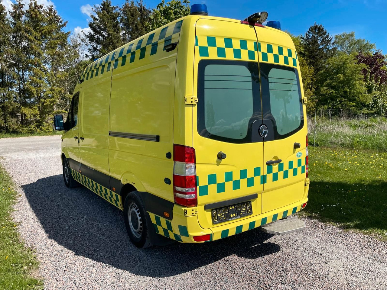Mercedes-Benz Sprinter II Kasten 316 CDI Aut Ambulance* - Vozilo hitne pomoći: slika Mercedes-Benz Sprinter II Kasten 316 CDI Aut Ambulance* - Vozilo hitne pomoći Mercedes-Benz Sprinter II Kasten 316 CDI Aut Ambulance* - Vozilo hitne pomoći: slika Mercedes-Benz Sprinter II Kasten 316 CDI Aut Ambulance* - Vozilo hitne pomoći
