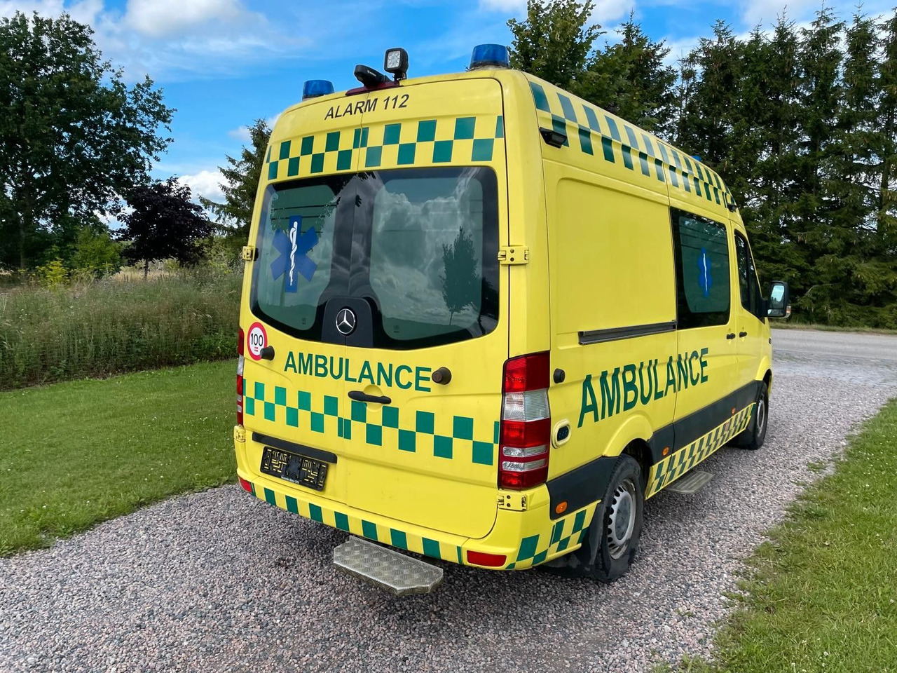 Mercedes-Benz Sprinter II Kasten 316 CDI Aut *Ambulance - Vozilo hitne pomoći: slika Mercedes-Benz Sprinter II Kasten 316 CDI Aut *Ambulance - Vozilo hitne pomoći Mercedes-Benz Sprinter II Kasten 316 CDI Aut *Ambulance - Vozilo hitne pomoći: slika Mercedes-Benz Sprinter II Kasten 316 CDI Aut *Ambulance - Vozilo hitne pomoći