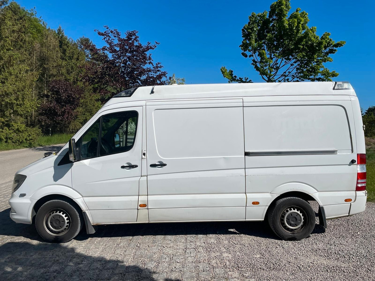 Mercedes-Benz Sprinter Kasten 316 CDI Ambulance *7 300 Netto - Vozilo hitne pomoći: slika Mercedes-Benz Sprinter Kasten 316 CDI Ambulance *7 300 Netto - Vozilo hitne pomoći Mercedes-Benz Sprinter Kasten 316 CDI Ambulance *7 300 Netto - Vozilo hitne pomoći: slika Mercedes-Benz Sprinter Kasten 316 CDI Ambulance *7 300 Netto - Vozilo hitne pomoći