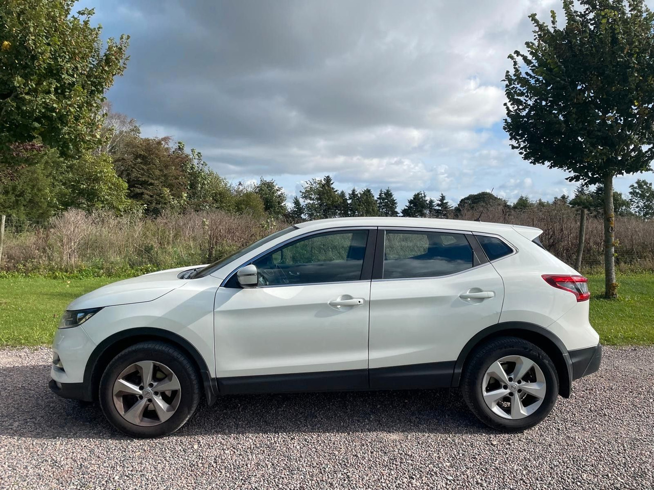 Nissan Qashqai Tekna+ - SUV: slika Nissan Qashqai Tekna+ - SUV Nissan Qashqai Tekna+ - SUV: slika Nissan Qashqai Tekna+ - SUV