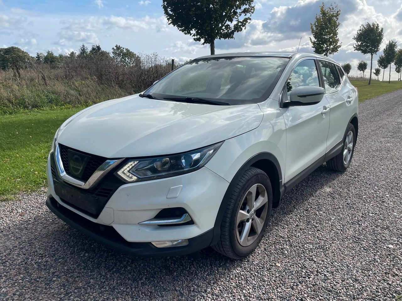 Nissan Qashqai Tekna+ - SUV: slika Nissan Qashqai Tekna+ - SUV Nissan Qashqai Tekna+ - SUV: slika Nissan Qashqai Tekna+ - SUV
