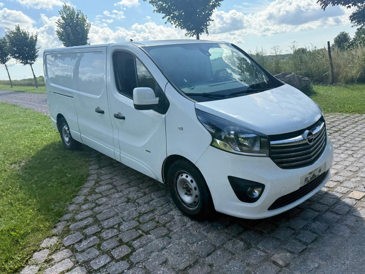 Opel Vivaro 1.6 cdti BiTurbo LANG *6000€ netto - Mali kombi: slika Opel Vivaro 1.6 cdti BiTurbo LANG *6000€ netto - Mali kombi Opel Vivaro 1.6 cdti BiTurbo LANG *6000€ netto - Mali kombi: slika Opel Vivaro 1.6 cdti BiTurbo LANG *6000€ netto - Mali kombi