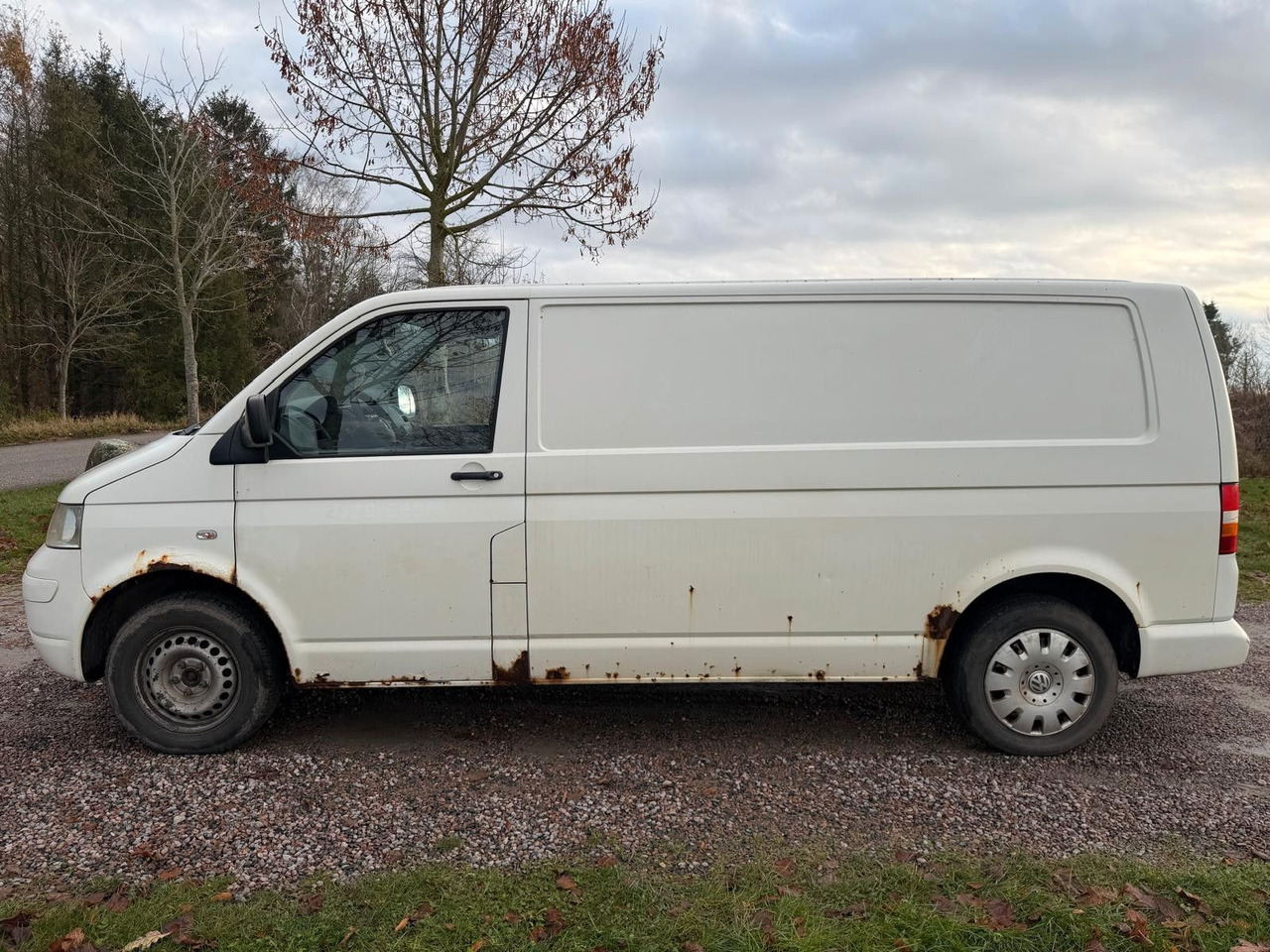 Volkswagen T5 Transporter Kasten-Kombi Kasten Long - Mali kombi: slika Volkswagen T5 Transporter Kasten-Kombi Kasten Long - Mali kombi Volkswagen T5 Transporter Kasten-Kombi Kasten Long - Mali kombi: slika Volkswagen T5 Transporter Kasten-Kombi Kasten Long - Mali kombi