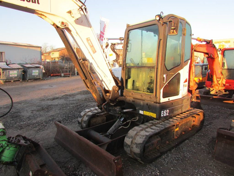 Bobcat E 62 Minibagger / Klima / AC / 29.000 EUR - Mini bager: slika Bobcat E 62 Minibagger / Klima / AC / 29.000 EUR - Mini bager Bobcat E 62 Minibagger / Klima / AC / 29.000 EUR - Mini bager: slika Bobcat E 62 Minibagger / Klima / AC / 29.000 EUR - Mini bager
